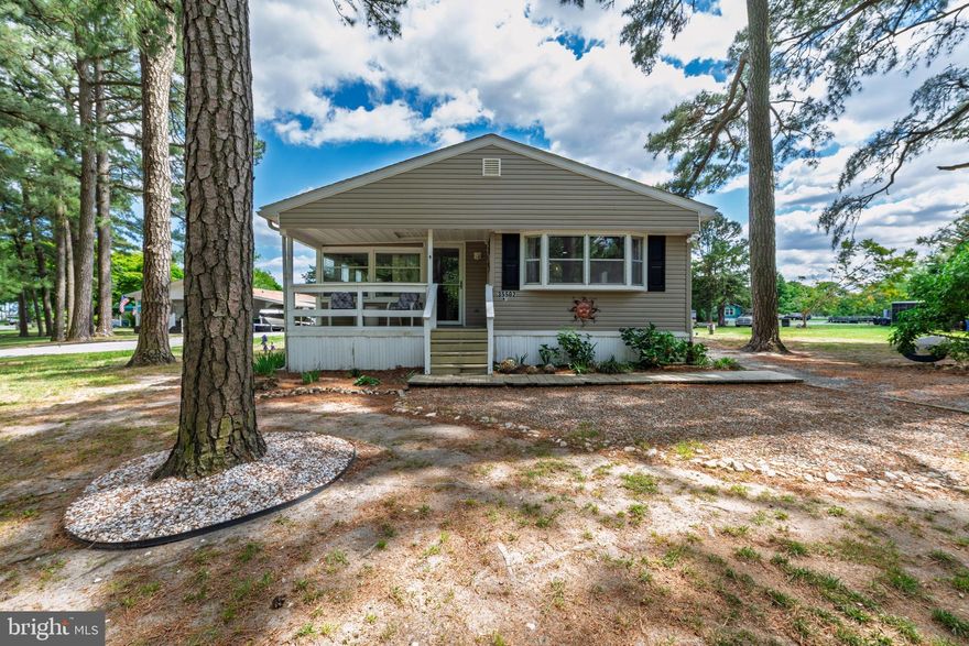 Welcome to easy coastal living in the desirable White House Beach community. This recently updated 3‑bedroom, 2‑bath home offers a bright, comfortable layout that feels instantly welcoming the moment you step inside. The living area flows smoothly into the kitchen and bedrooms, creating a space that works beautifully for everyday living or a relaxing beach retreat. Set in a well‑loved neighborhood known for its laid‑back lifestyle, water access, and proximity to marinas, dining, and local conveniences, this home delivers strong value for anyone seeking a low‑maintenance, move‑in‑ready option at the beach. A solid choice for full‑time living, a second home, or an easy coastal getaway.
Contingent on park approval. 
Lot rent: $871/month