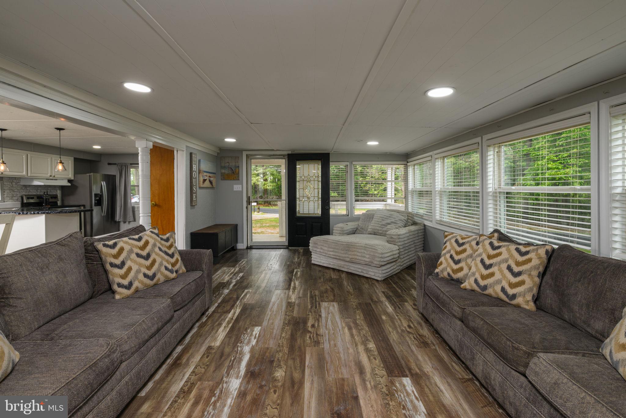 WHITE HOUSE BEACH - Residential