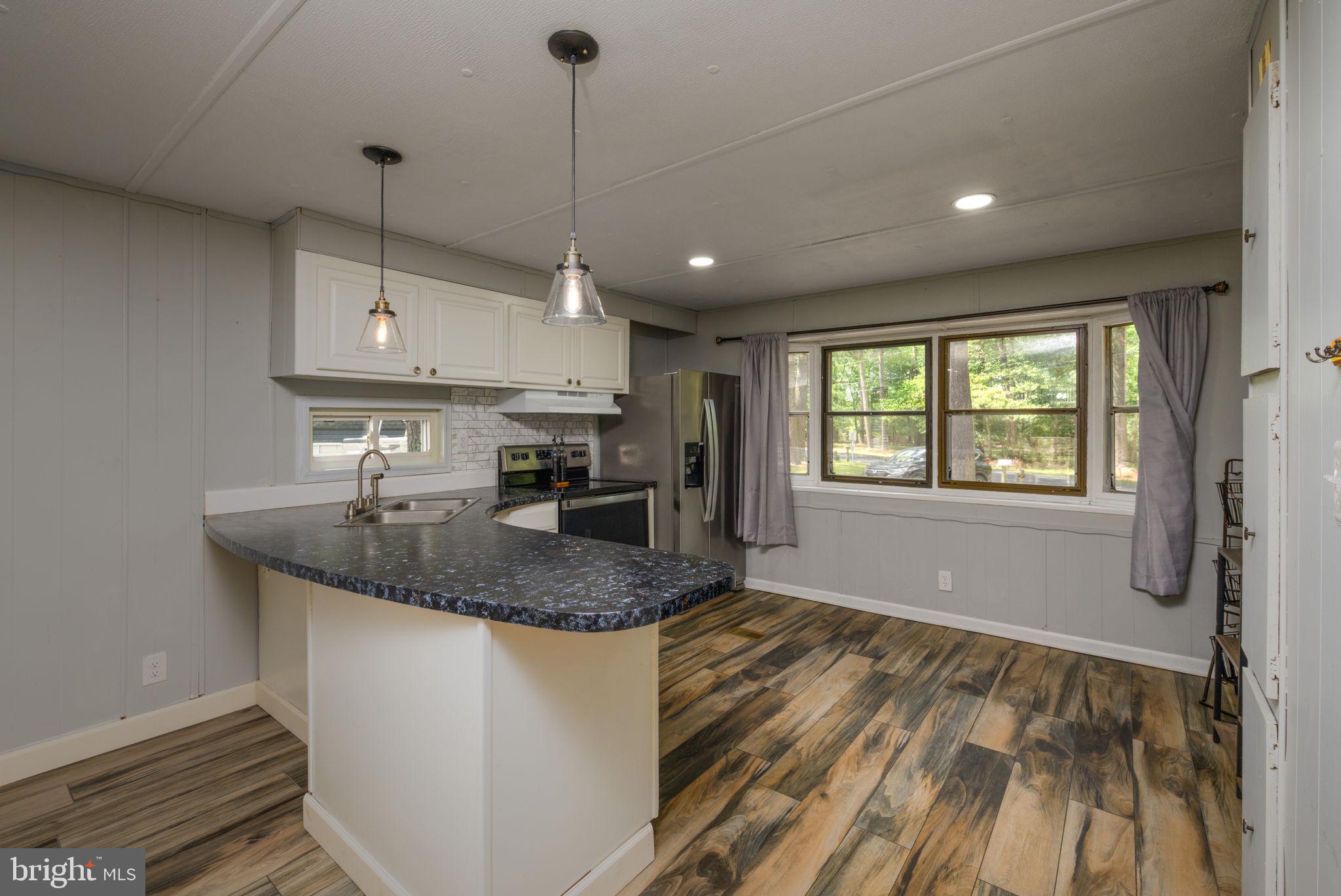 WHITE HOUSE BEACH - Residential