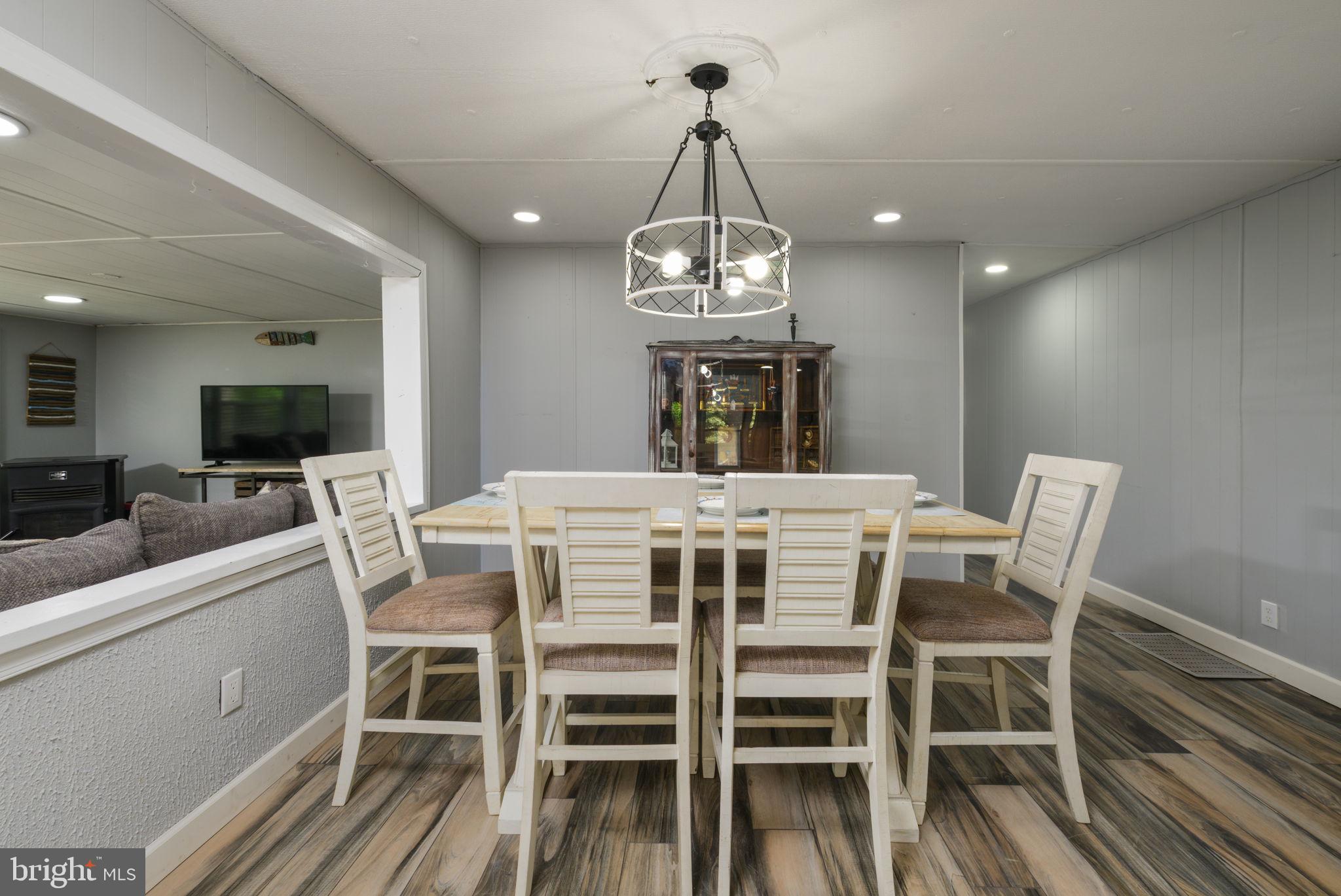 WHITE HOUSE BEACH - Residential