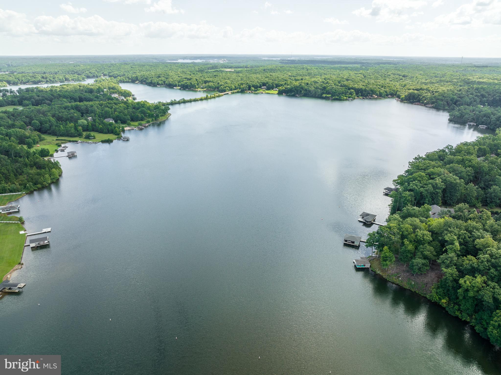 FRESHWATER ESTATES - Residential