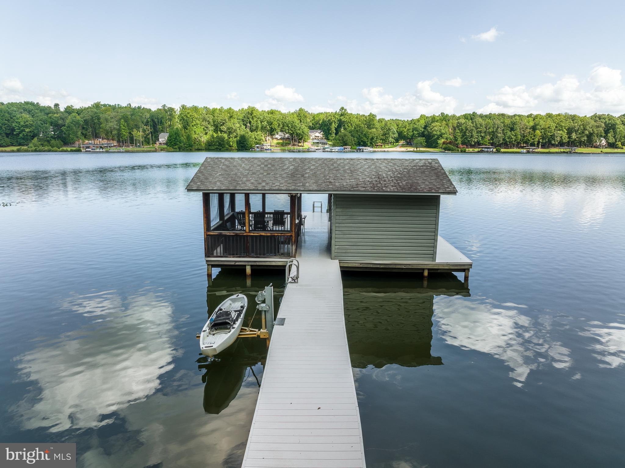 FRESHWATER ESTATES - Residential