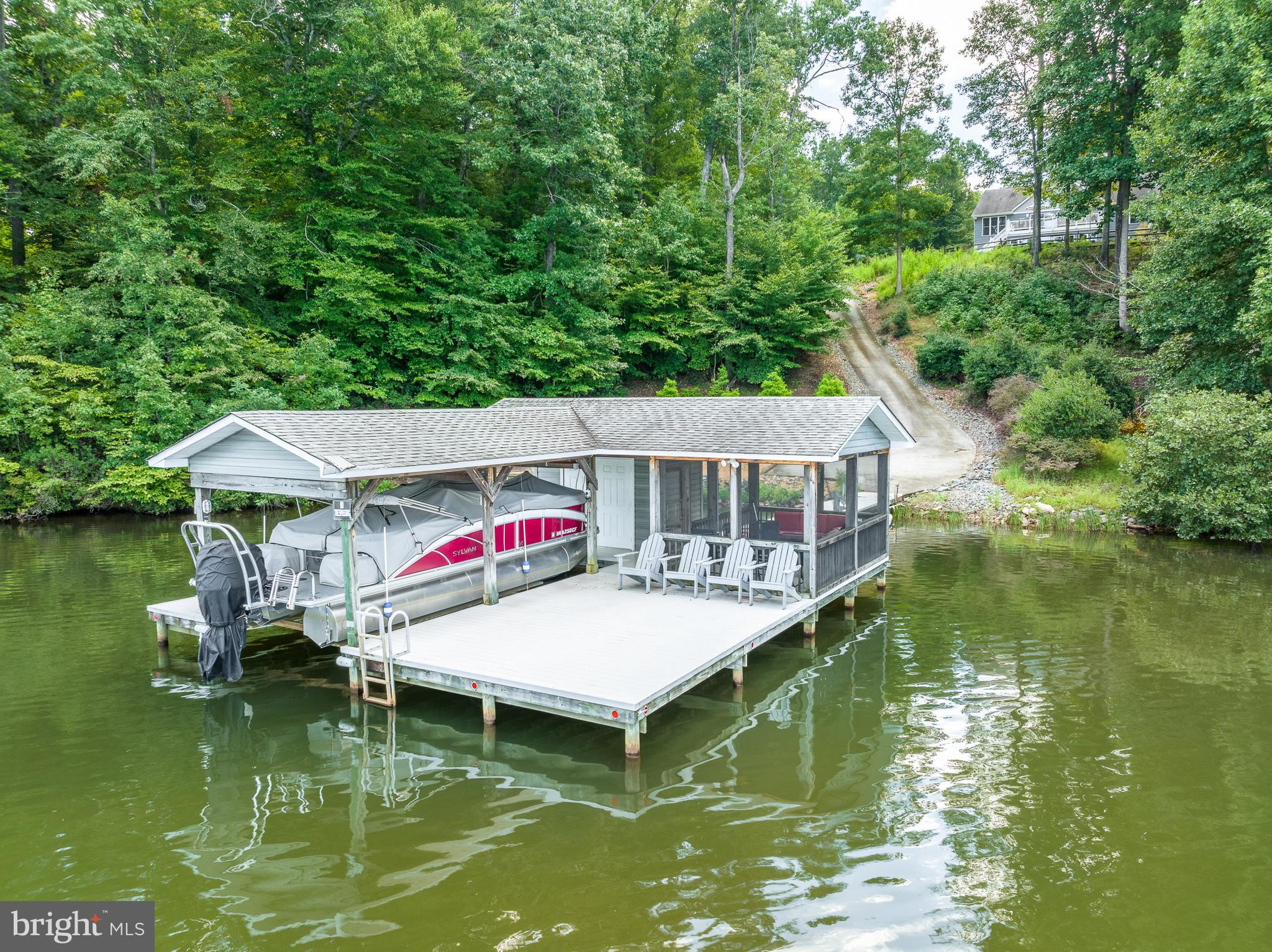 FRESHWATER ESTATES - Residential