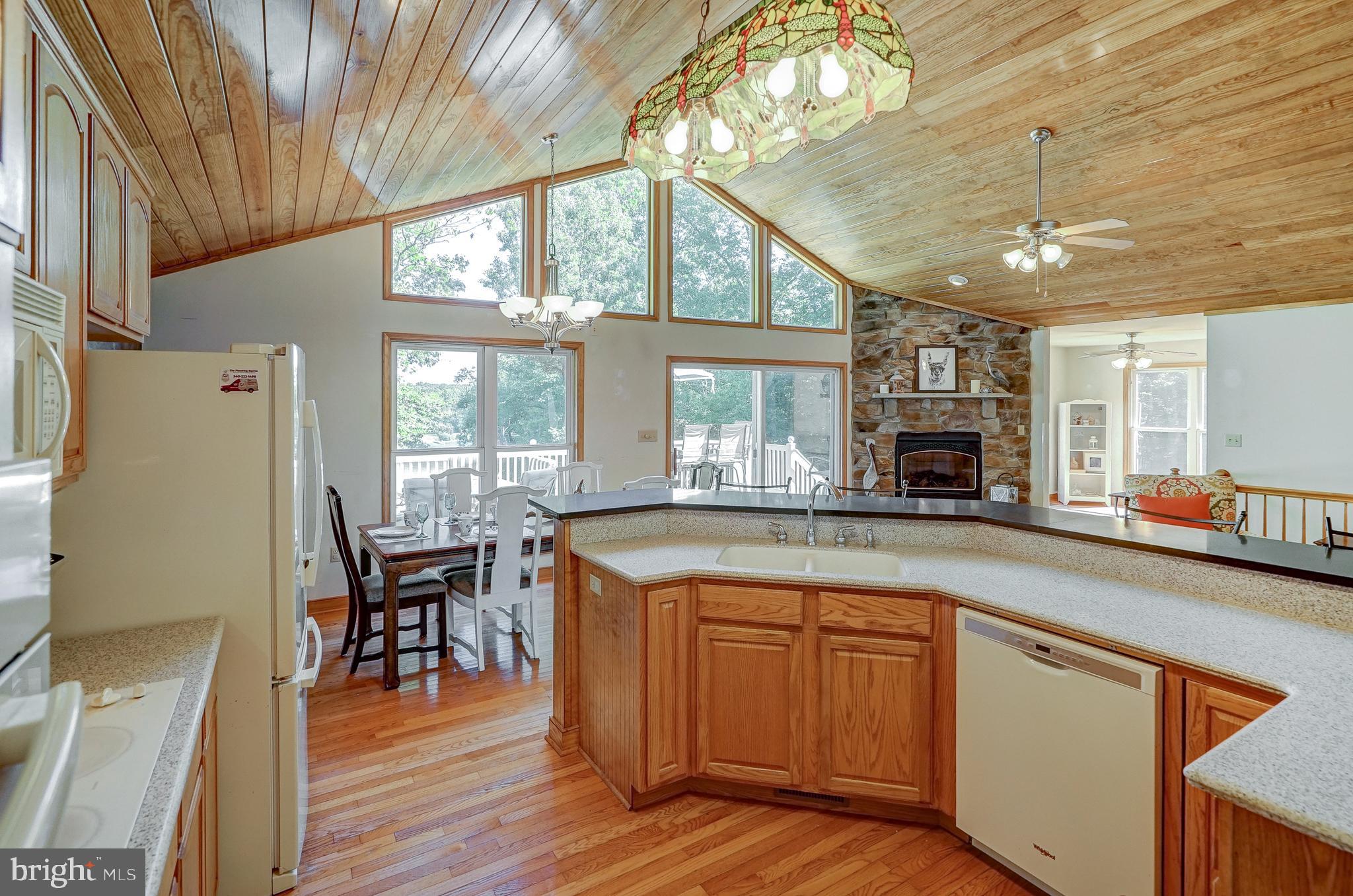 FRESHWATER ESTATES - Residential