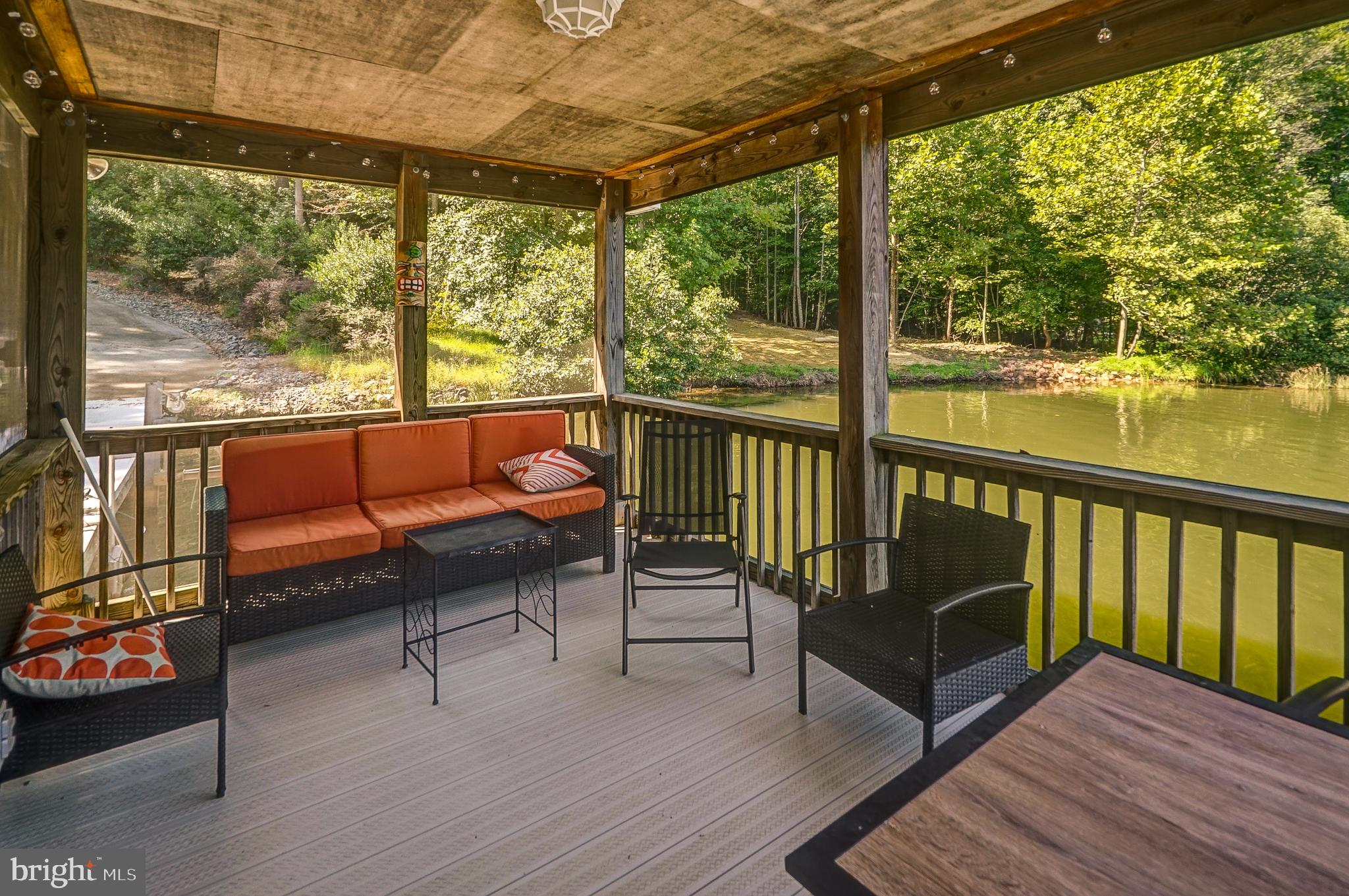 FRESHWATER ESTATES - Residential