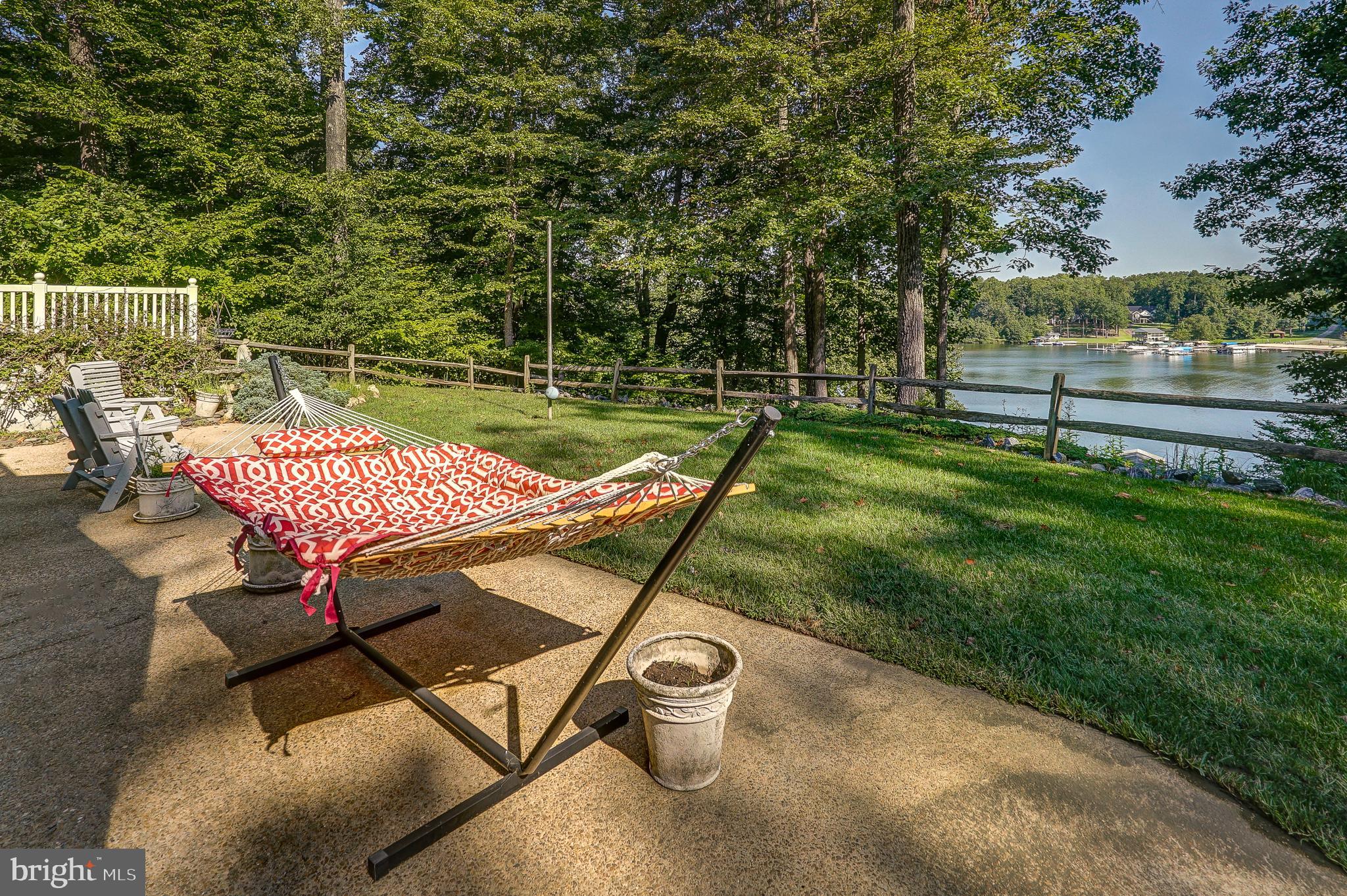 FRESHWATER ESTATES - Residential