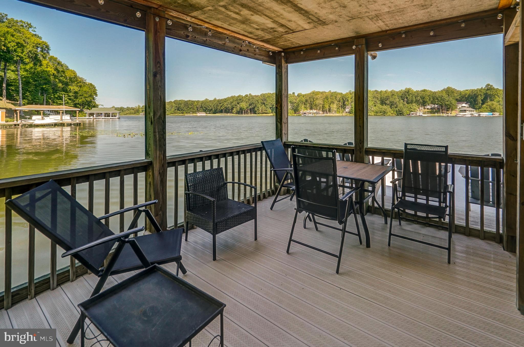 FRESHWATER ESTATES - Residential