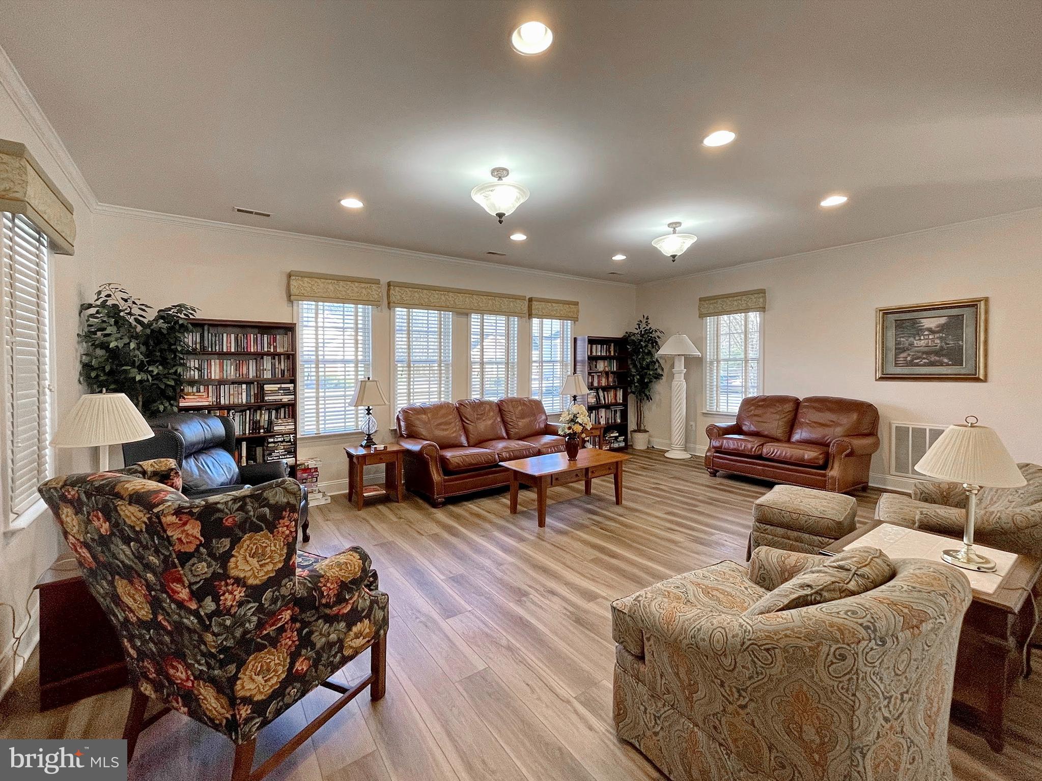 WASHINGTON SQUARE LA PLA - Residential