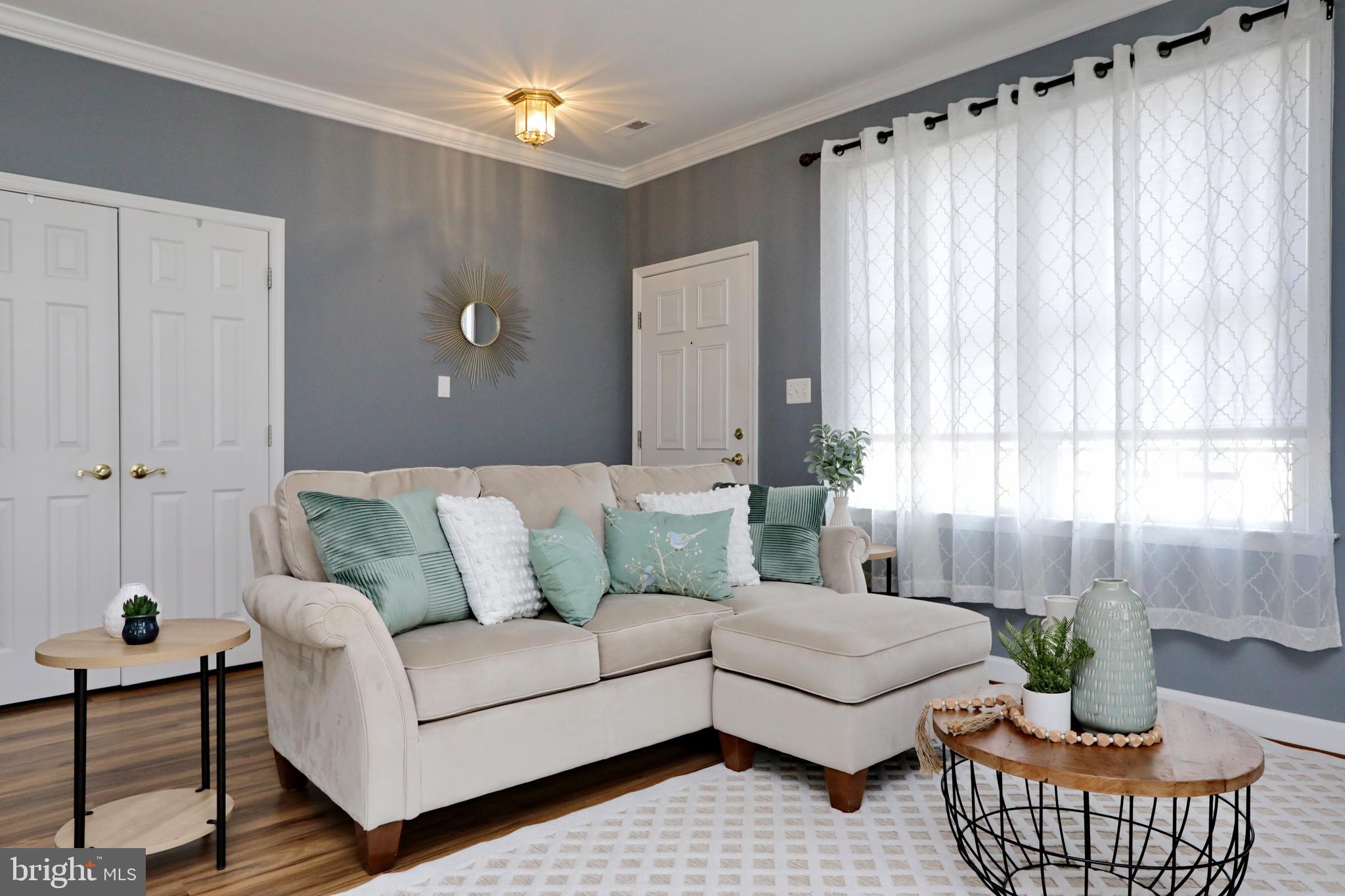 WASHINGTON SQUARE LA PLA - Residential