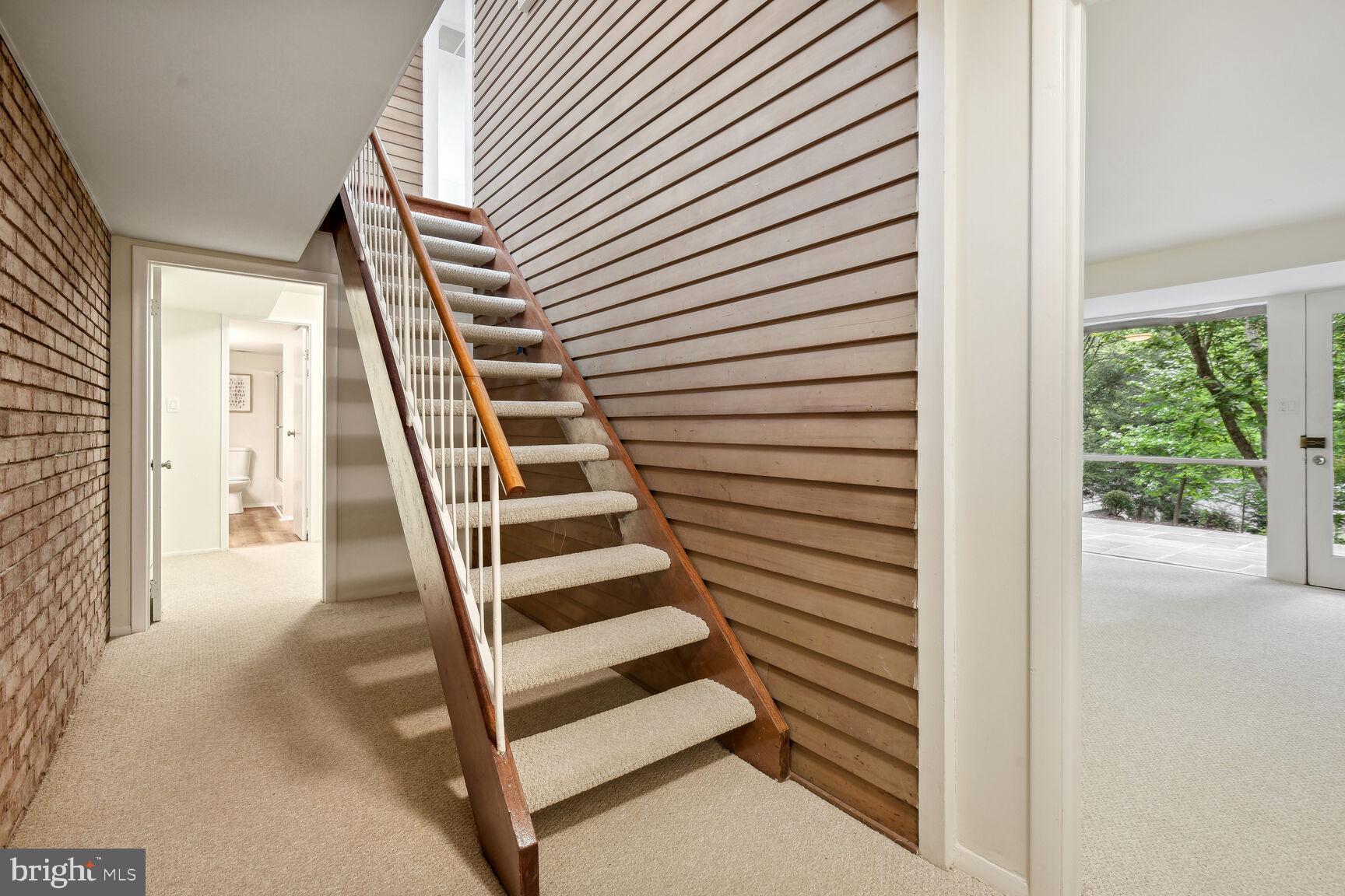 CARDEROCK SPRINGS - Residential