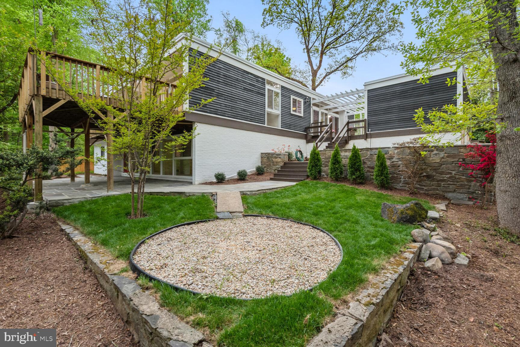 CARDEROCK SPRINGS - Residential