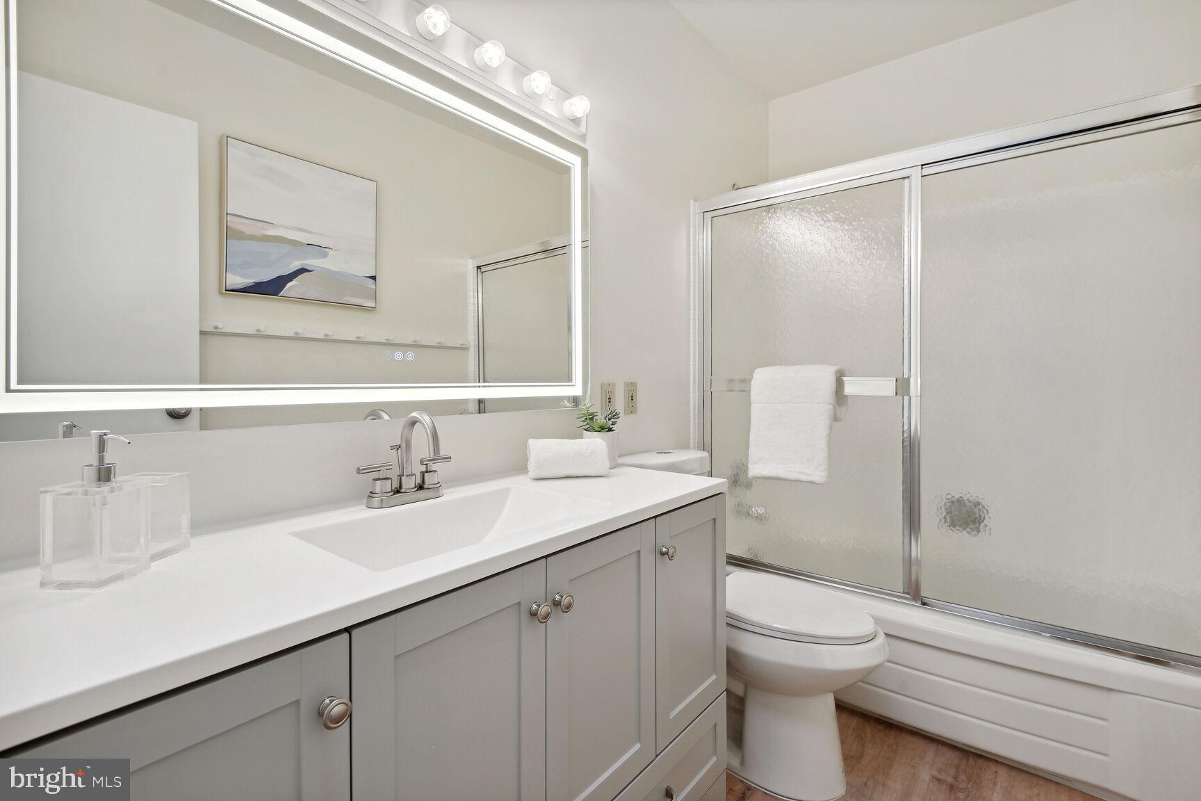 CARDEROCK SPRINGS - Residential