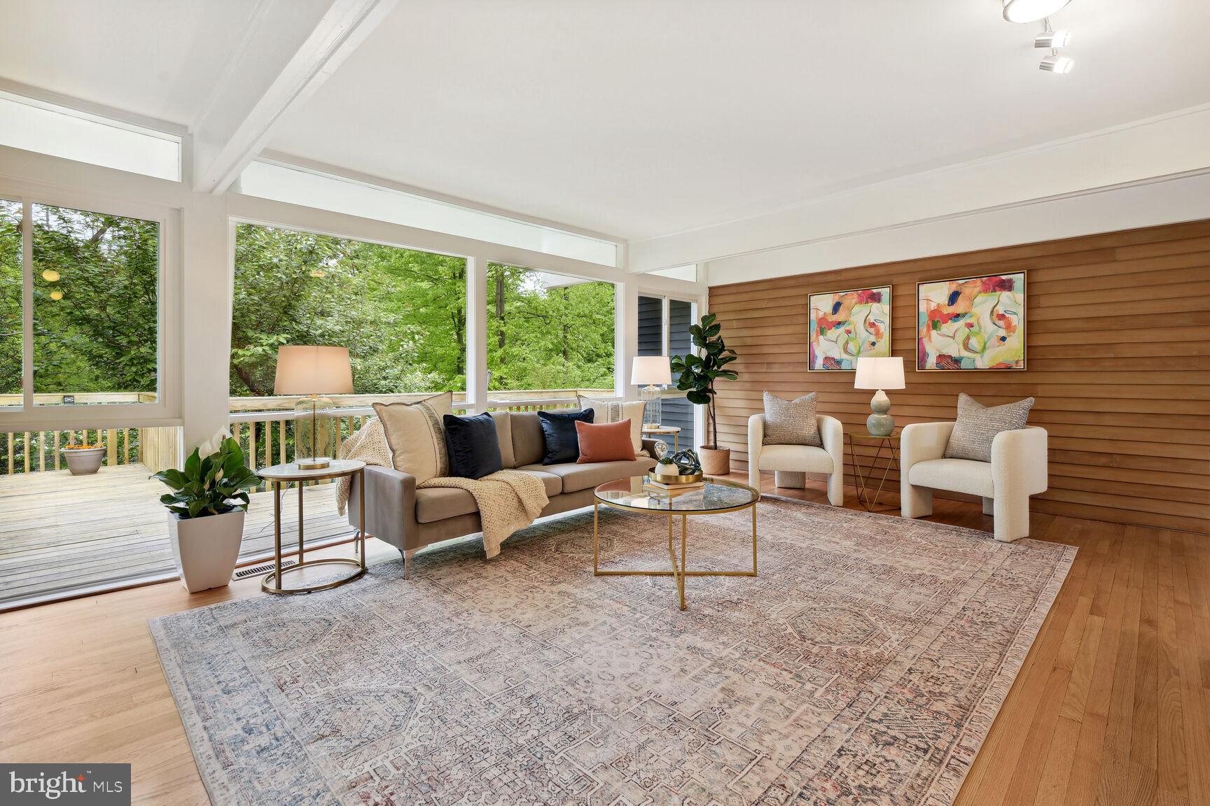 CARDEROCK SPRINGS - Residential