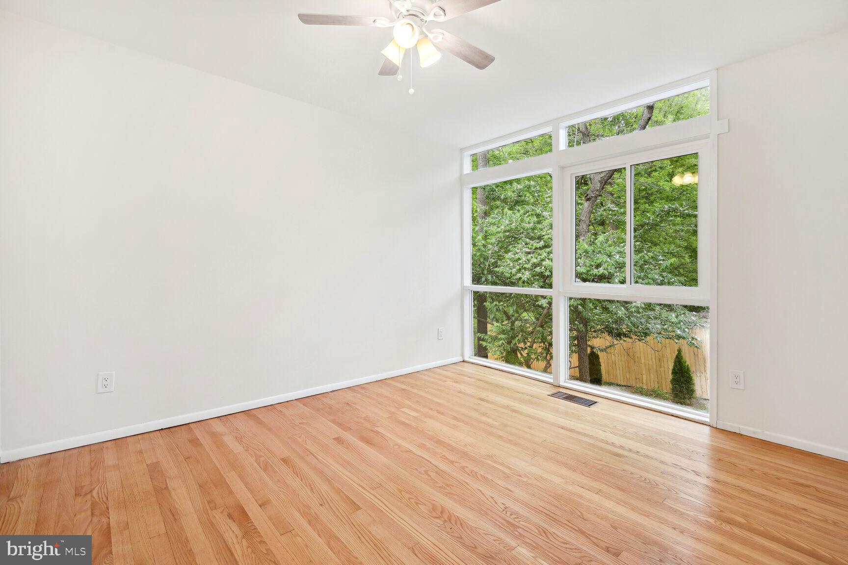 CARDEROCK SPRINGS - Residential