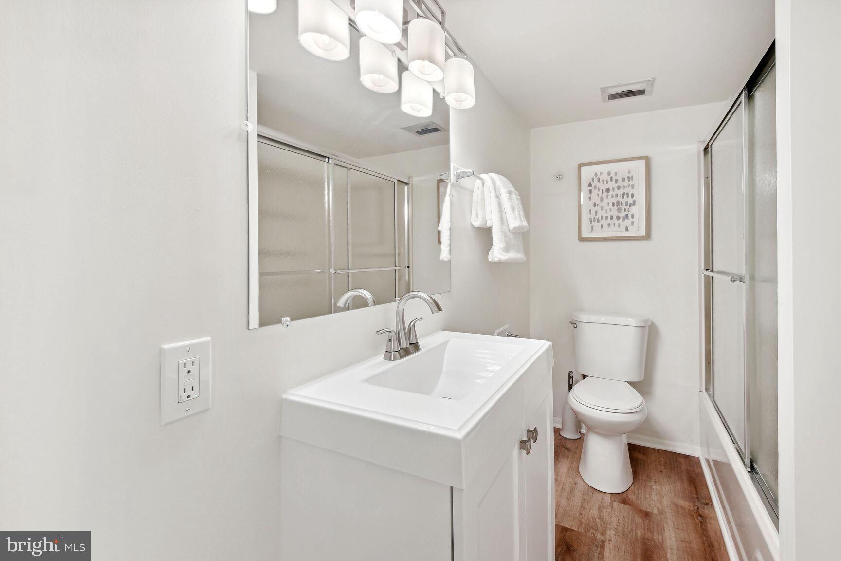 CARDEROCK SPRINGS - Residential