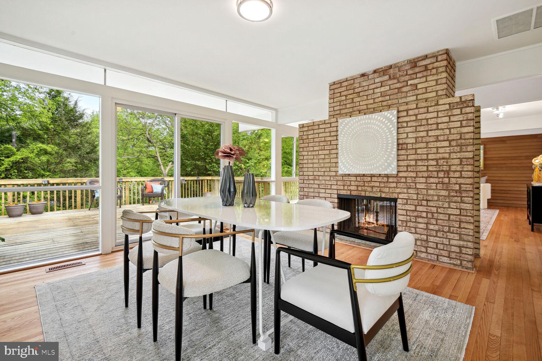 CARDEROCK SPRINGS - Residential