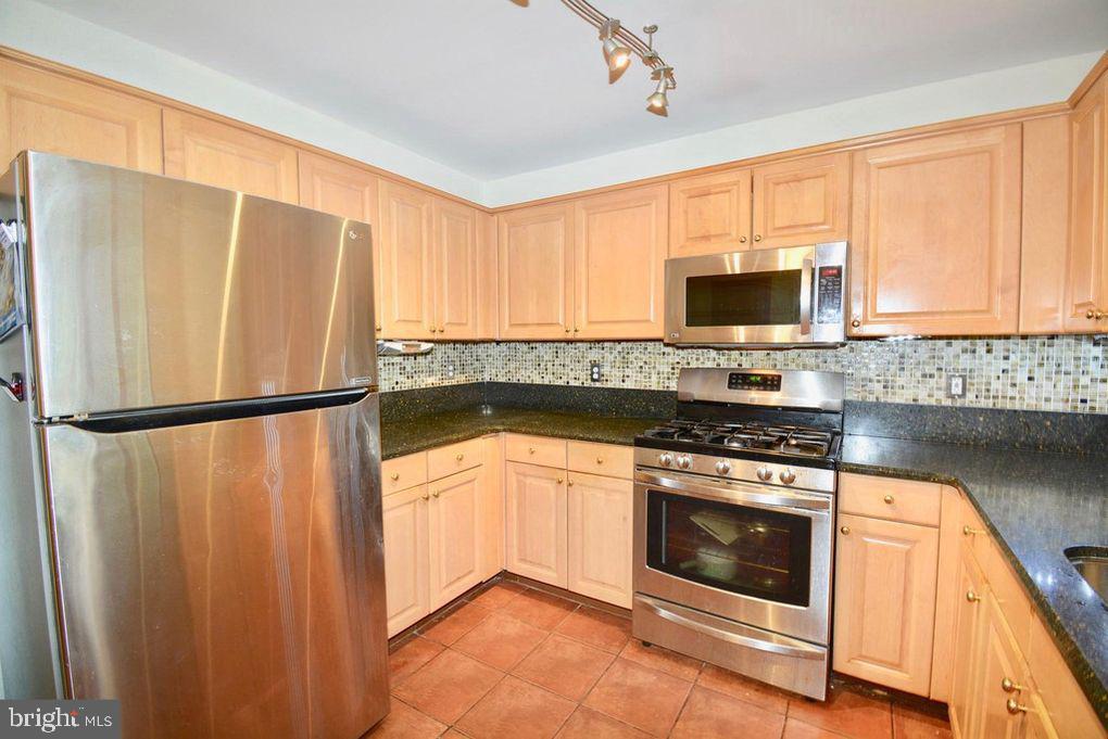 CARRIAGE PARK - Residential Lease