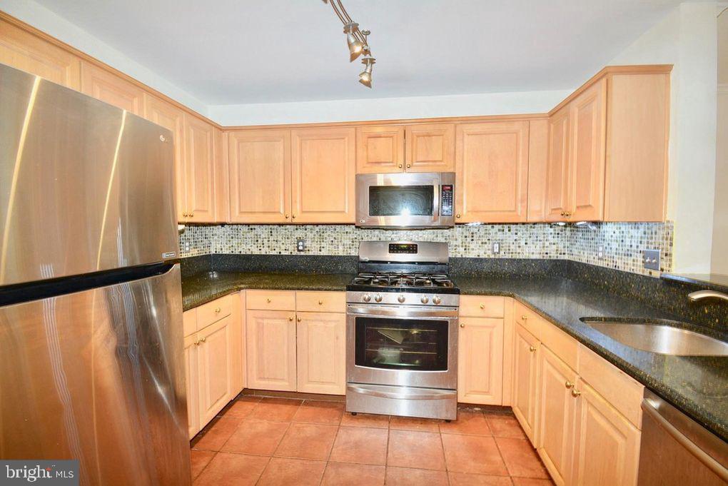 CARRIAGE PARK - Residential Lease