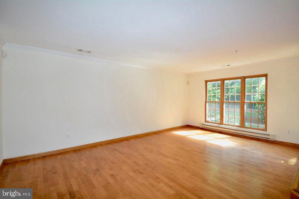 CARRIAGE PARK - Residential Lease