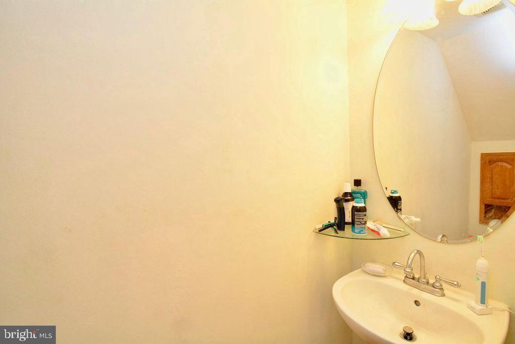 CARRIAGE PARK - Residential Lease