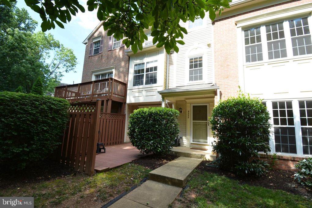 CARRIAGE PARK - Residential Lease