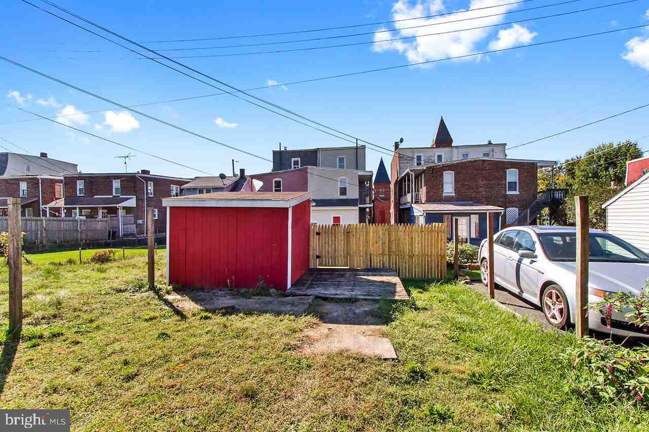 NORTH YORK - Residential