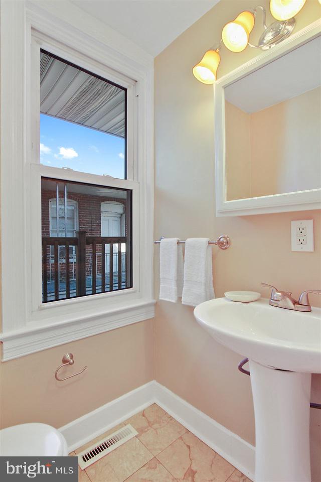 NORTH YORK - Residential