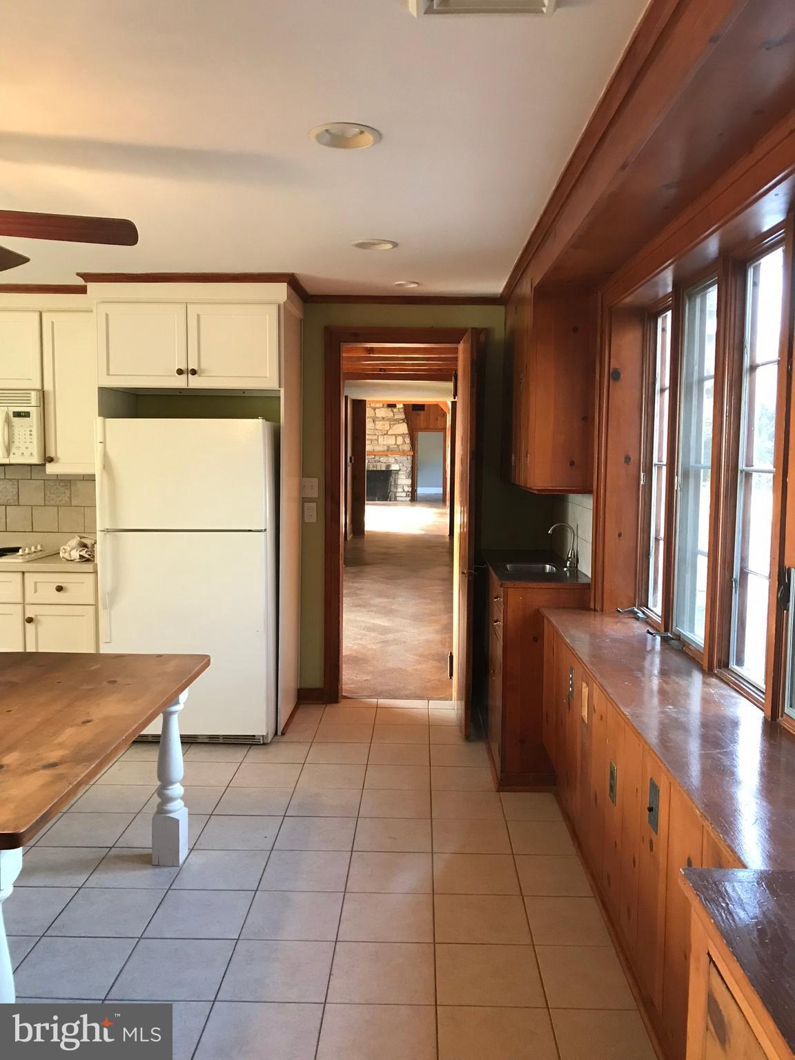 GLEN LEA - Residential Lease