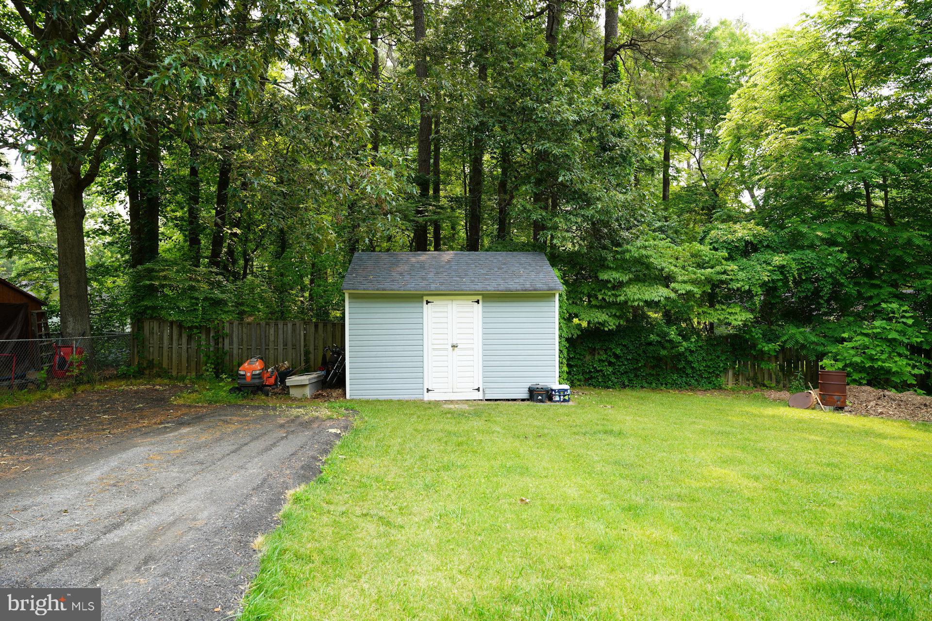 GOLDEN BEACH - Residential