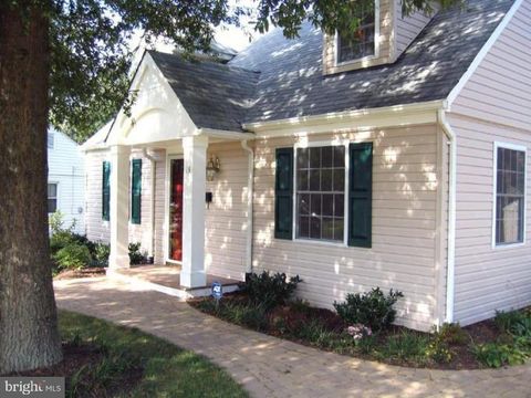 Photo of 13 Alder Road, ANNAPOLIS, MD 21403 (MLS # MDAA2140700)