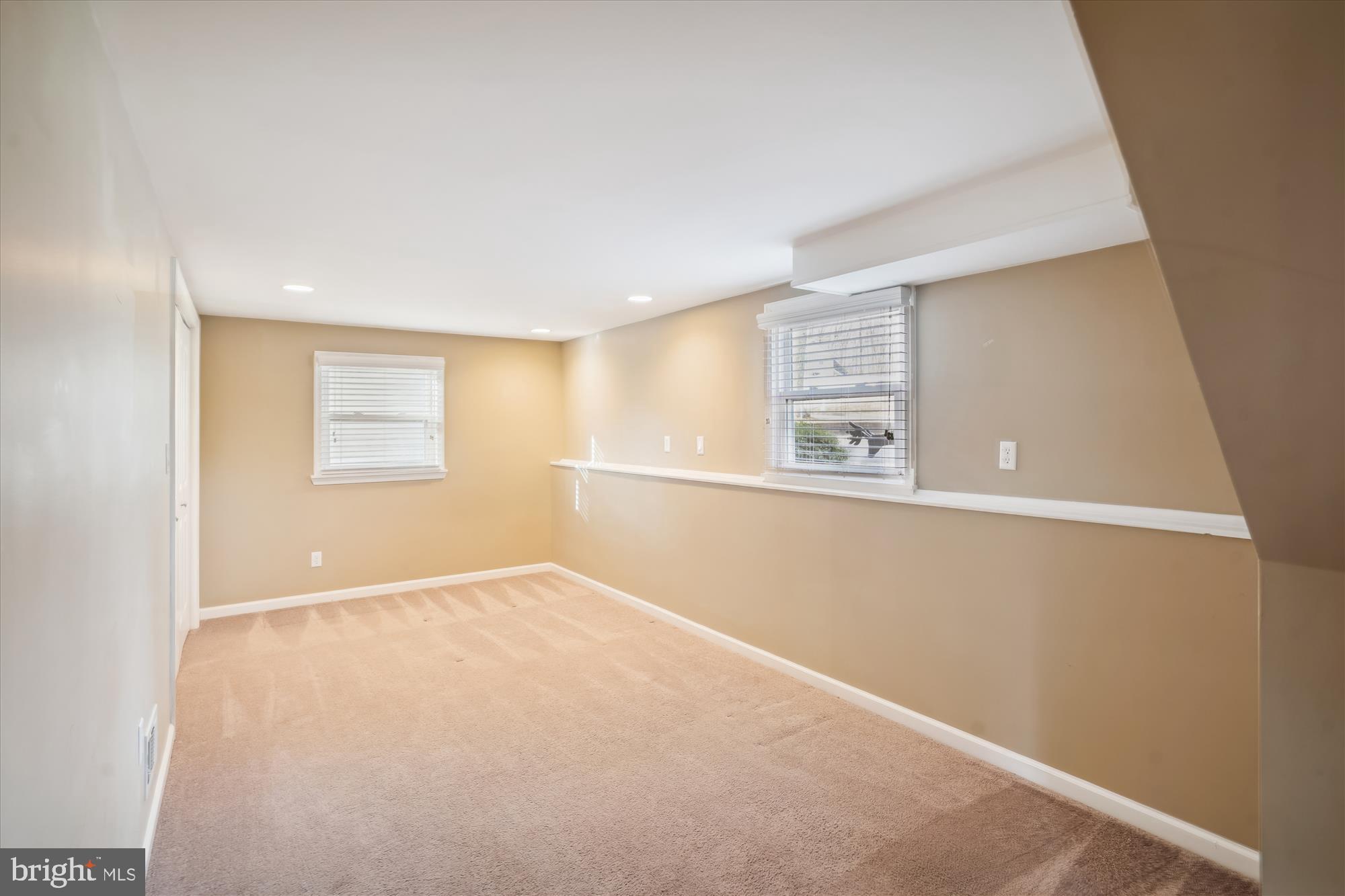 ELVATON ACRES - Residential