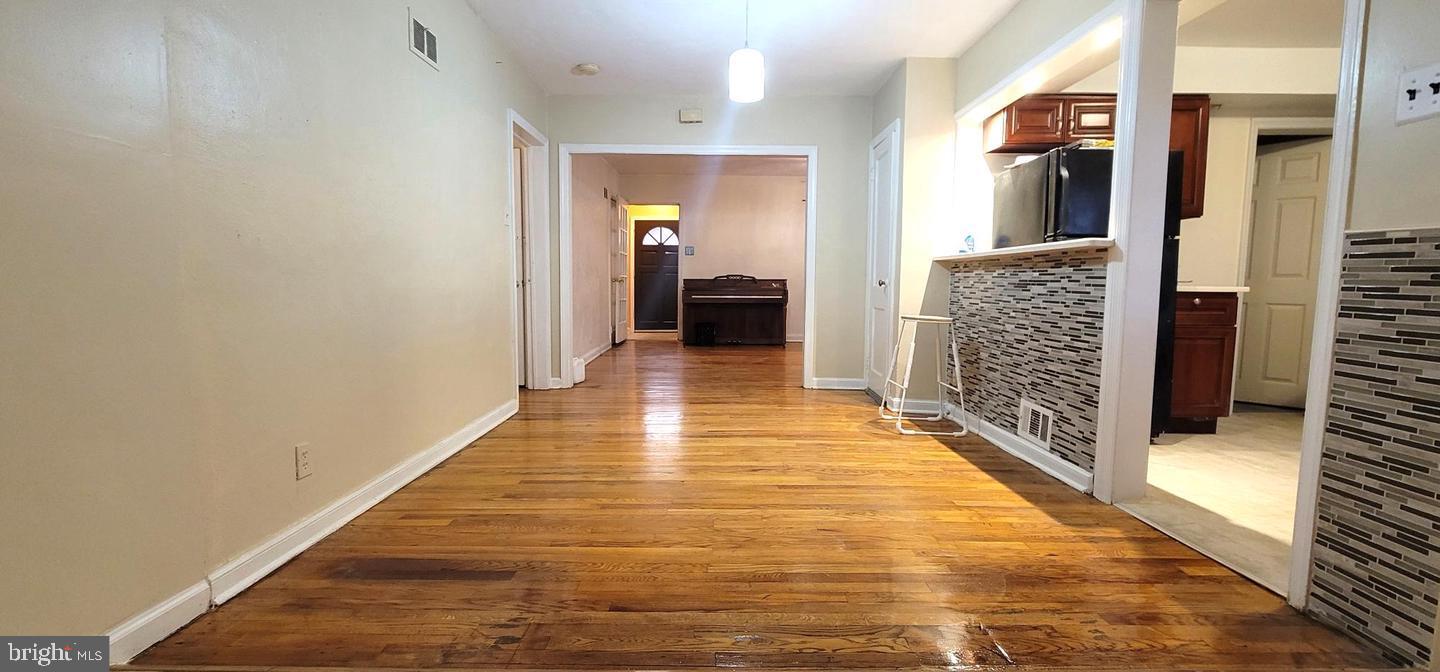 CRESTMONT - Residential Lease