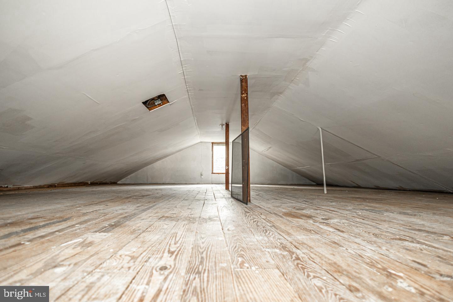 CRESTMONT - Residential Lease