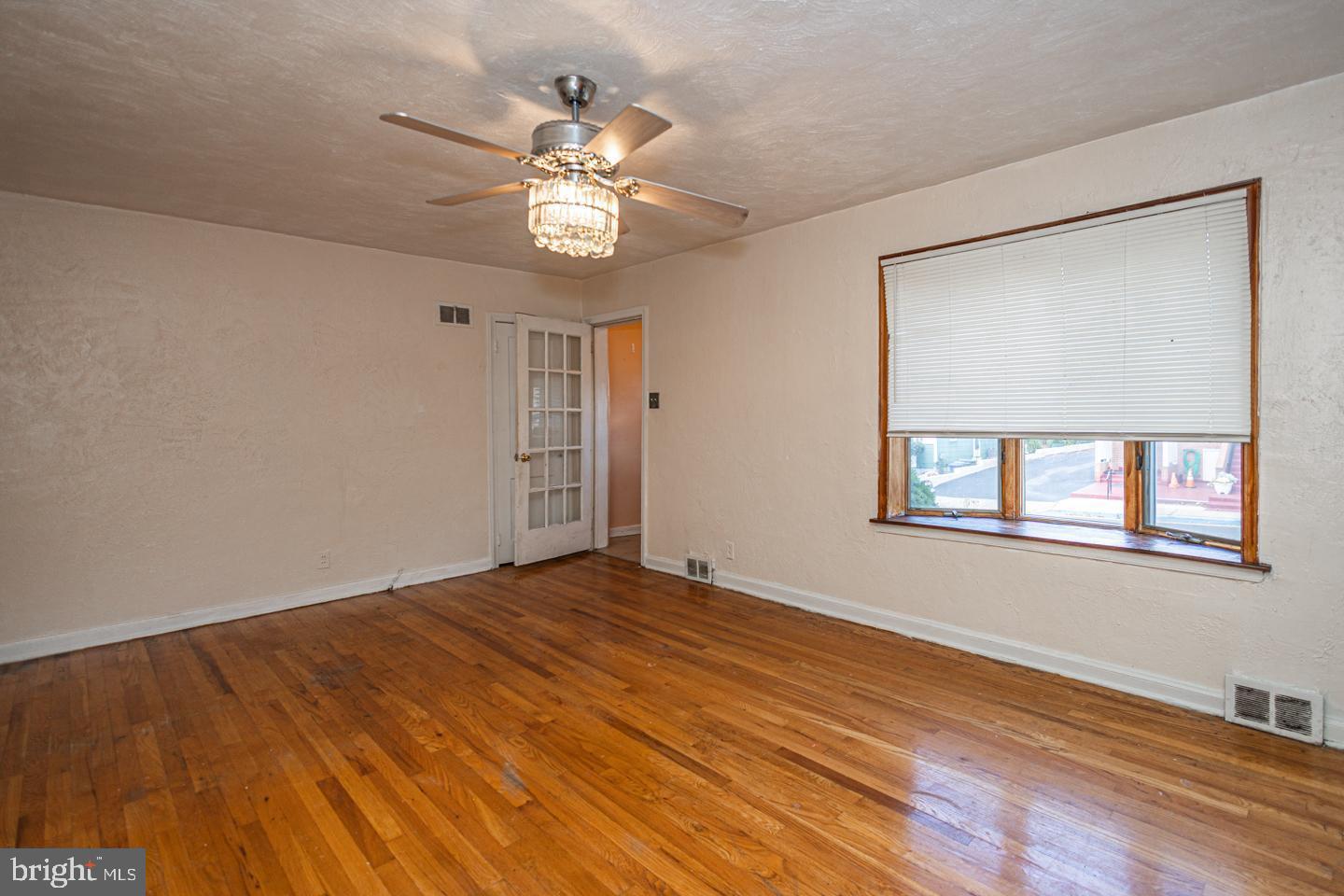 CRESTMONT - Residential Lease