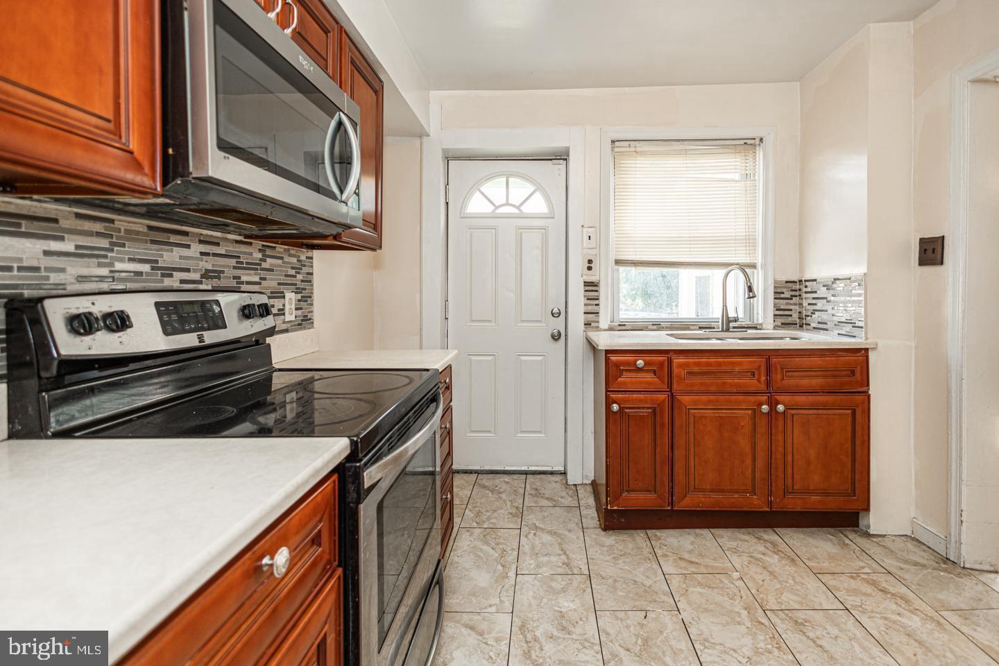 CRESTMONT - Residential Lease