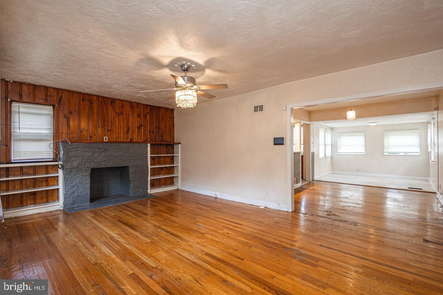 CRESTMONT - Residential Lease