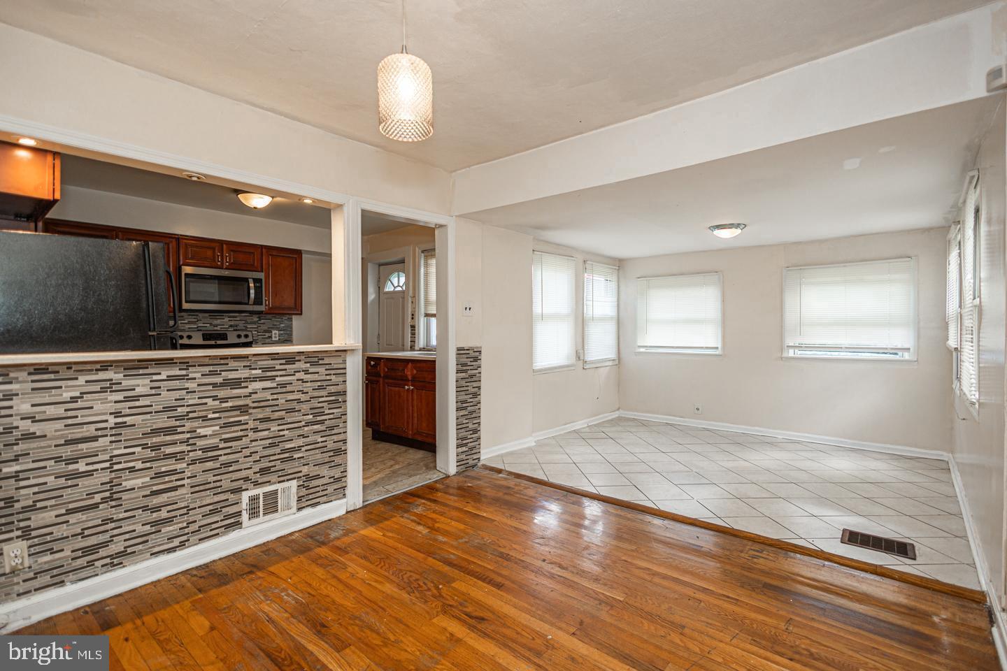 CRESTMONT - Residential Lease