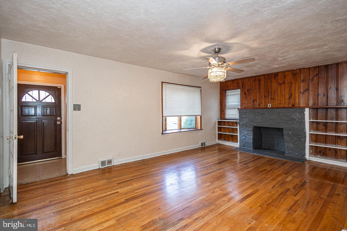 CRESTMONT - Residential Lease