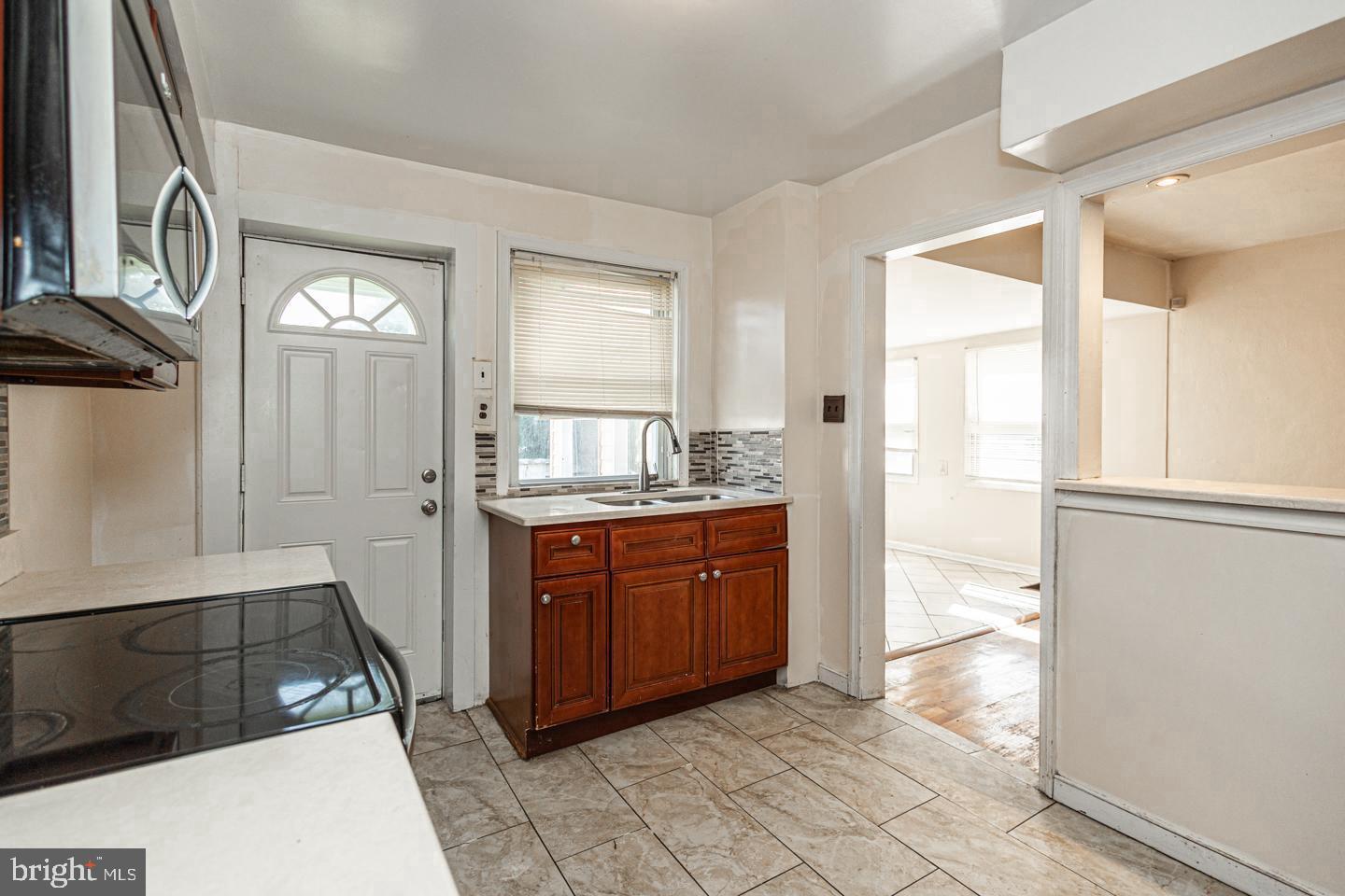 CRESTMONT - Residential Lease