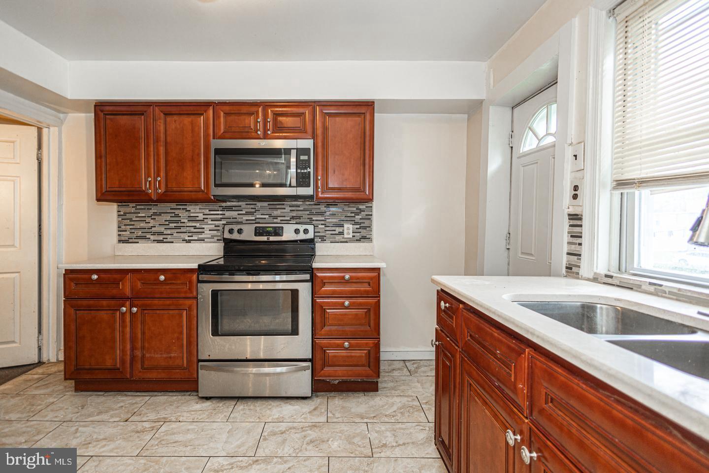 CRESTMONT - Residential Lease