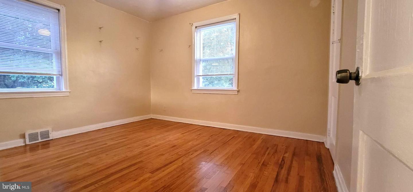 CRESTMONT - Residential Lease