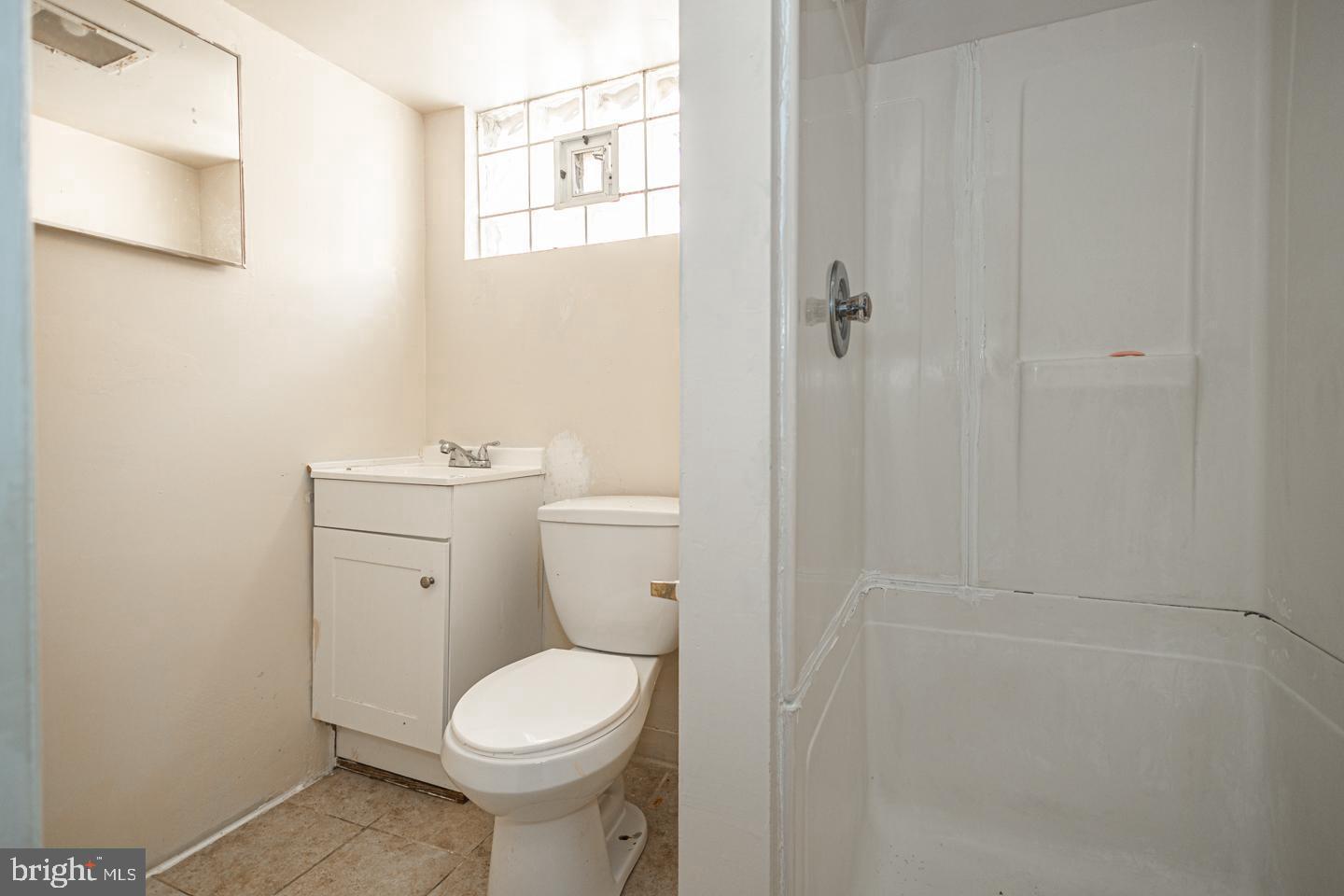 CRESTMONT - Residential Lease