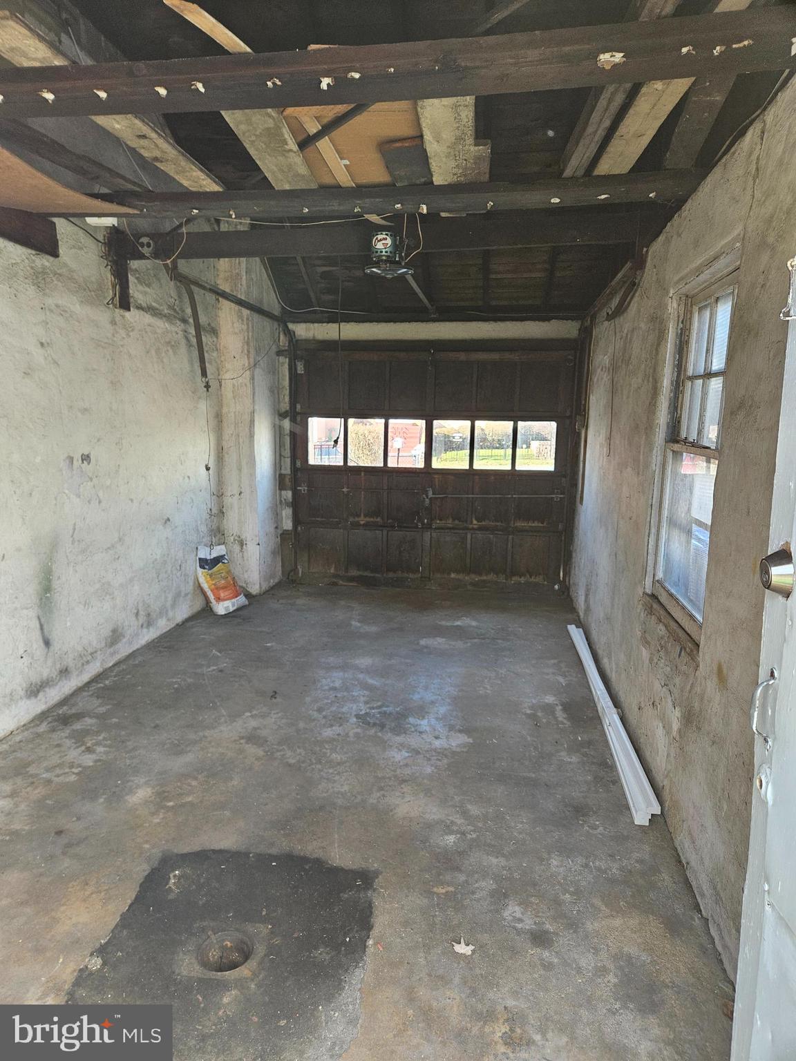 CRESTMONT - Residential Lease