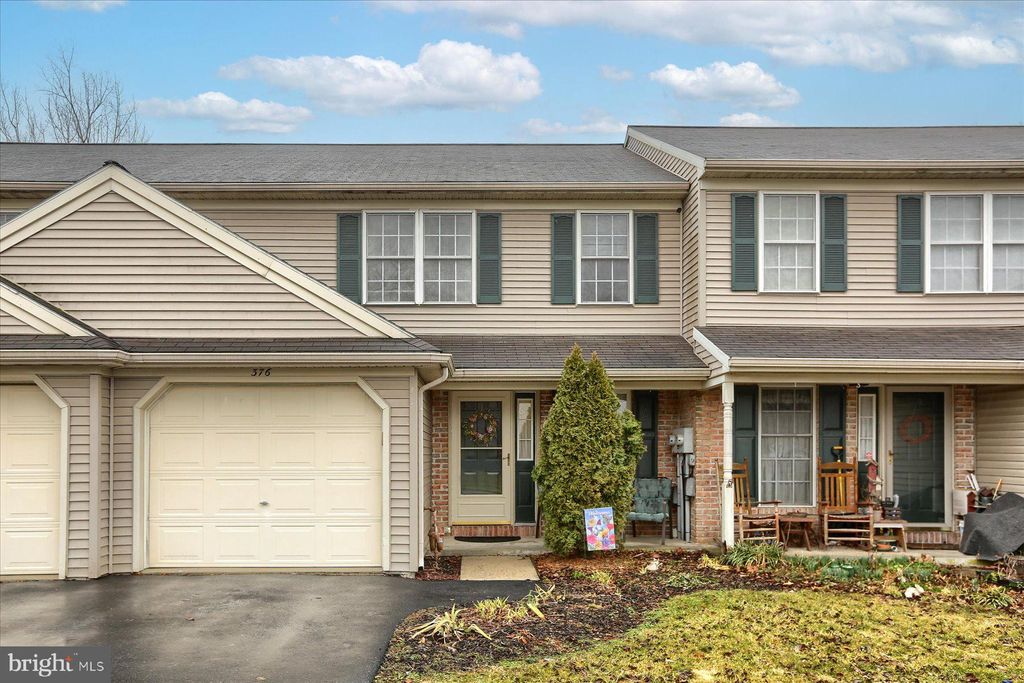 Photo of 376 Crosswinds Drive, Lititz, PA 17543 (MLS # PALA2047408)