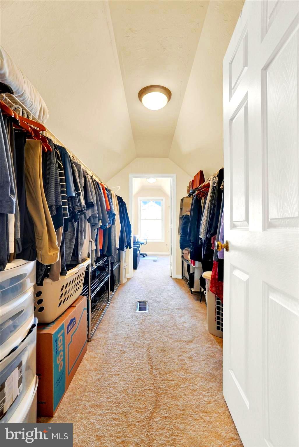 WELLINGTON GREENS - Residential