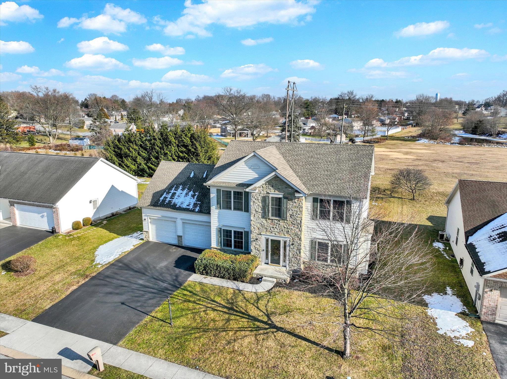 WELLINGTON GREENS - Residential