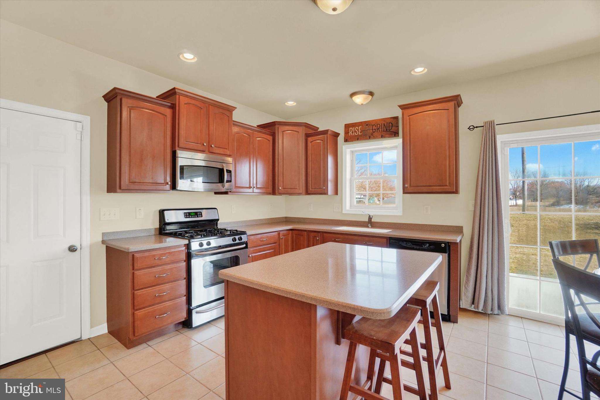 WELLINGTON GREENS - Residential