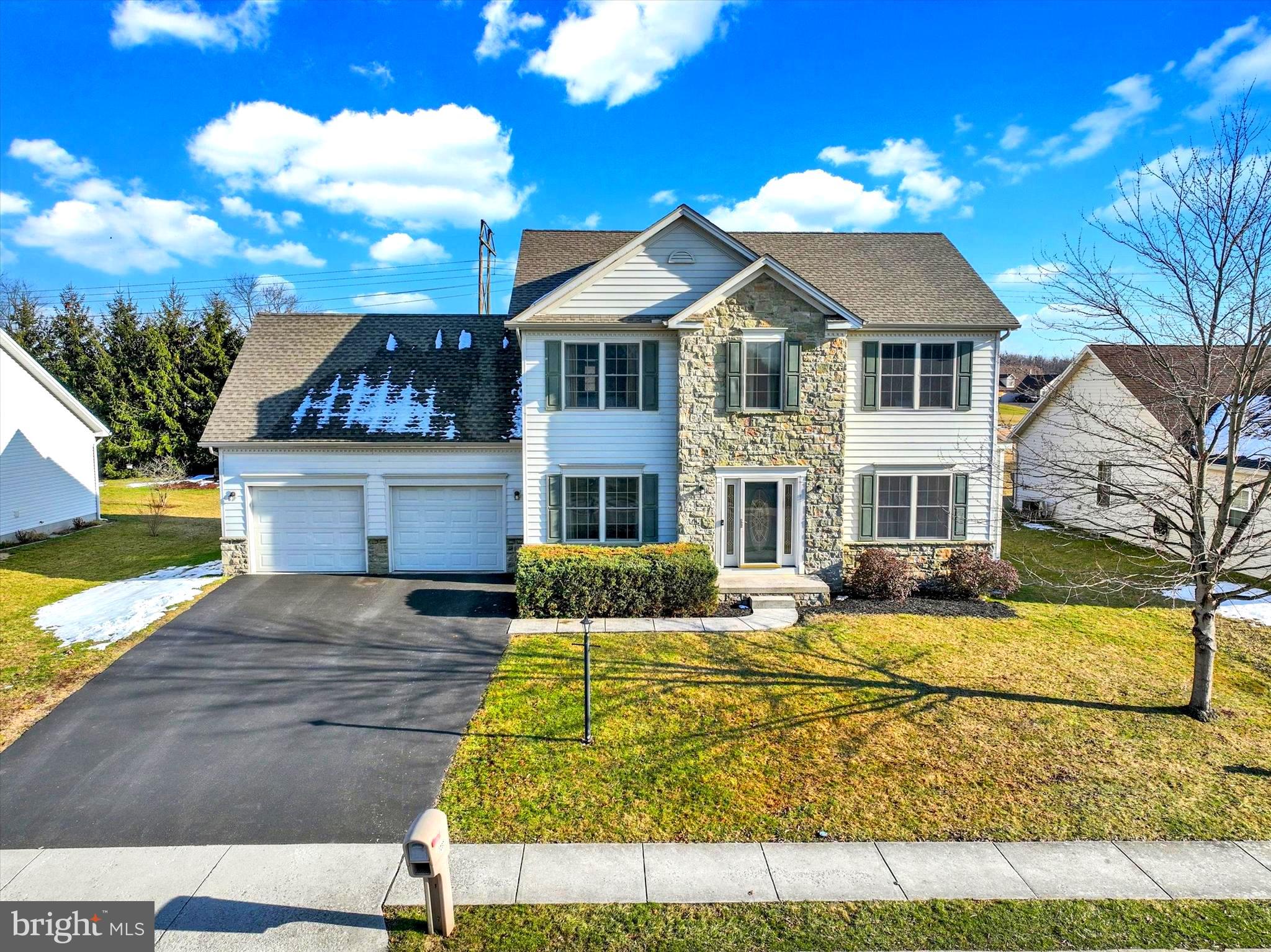 WELLINGTON GREENS - Residential