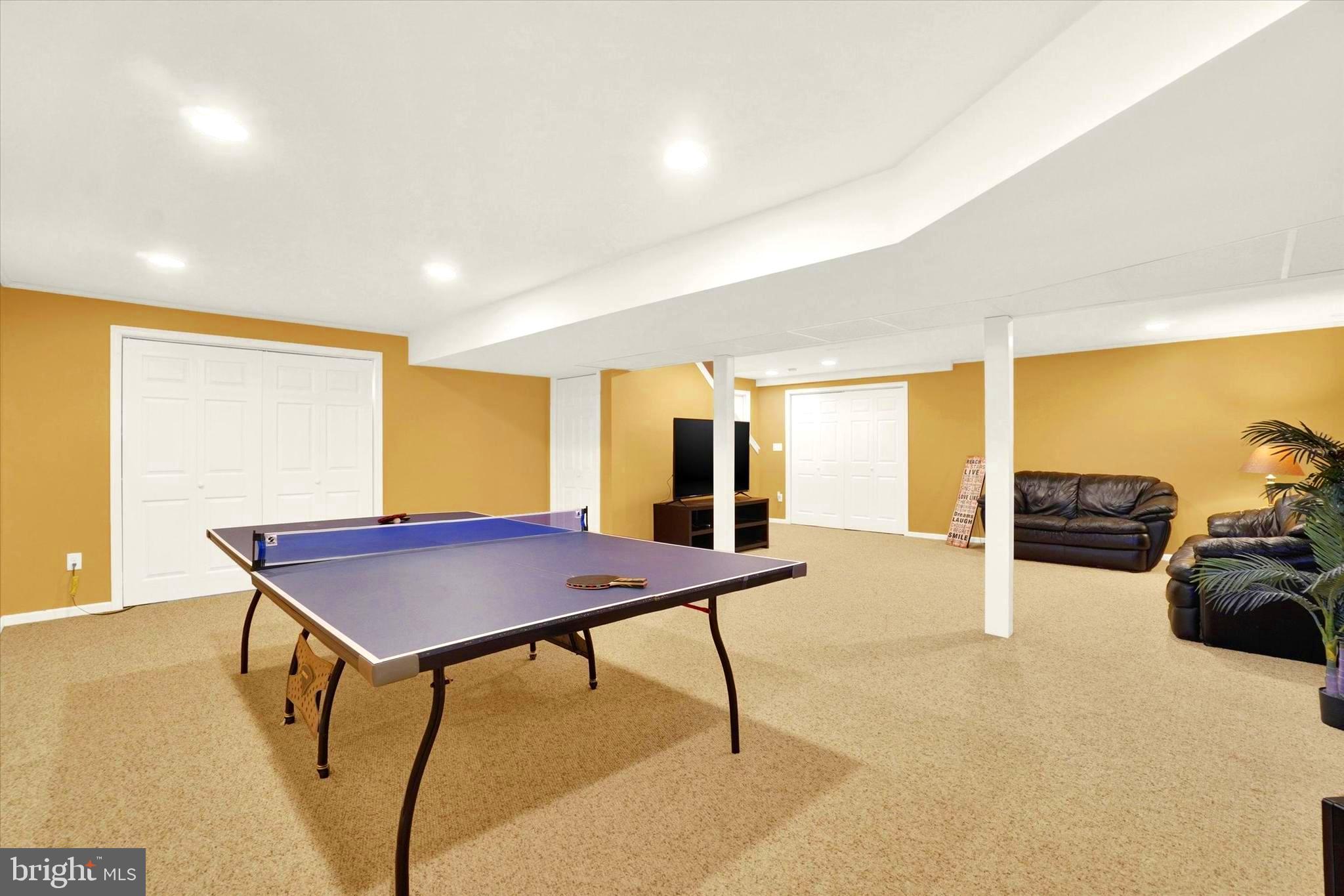 WELLINGTON GREENS - Residential