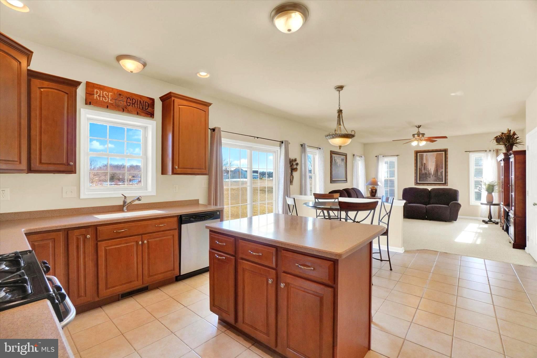 WELLINGTON GREENS - Residential